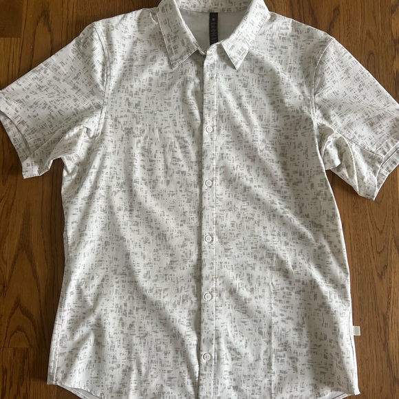 NWOT Lululemon Airing Easy Short Sleeve Shirt - Picture 4 of 6